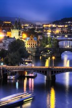 Фотообои Пражская река и мосты в вечерних огнях