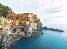 Фотообои Красочные постройки Манаролы в утренних лучах, Италия
