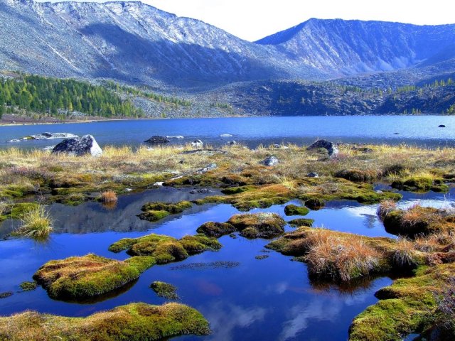 Фотообои - Озеро в горах Хакасии - №0001290