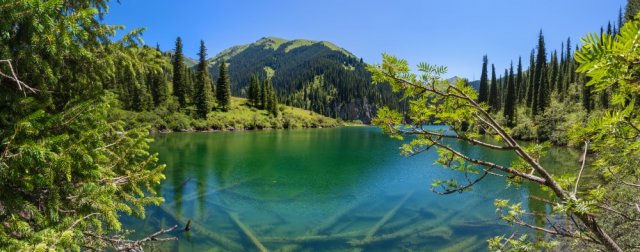Фотообои - Панорамный вид горного озера Кульсай, Казахстан - №0003976