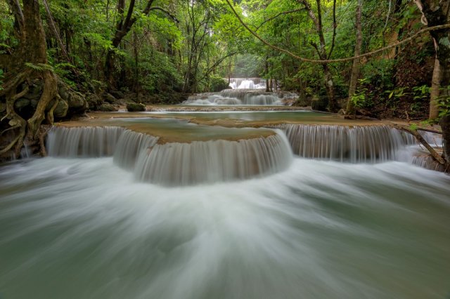 Фотообои - Водопад в таиландском парке Канчанабури - №0001080