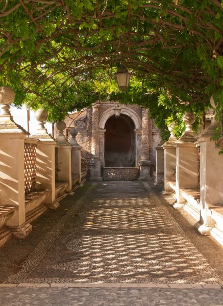 Фотообои - Пергола в парке Villa d Este в Тиволи, Италия - №0000280